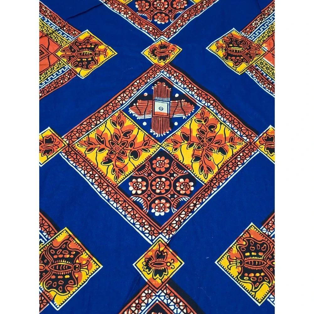 Guaranteed Japanese Wax Print‎ Fabric Geometric Floral 43in W17.8 ft /5.88 yards